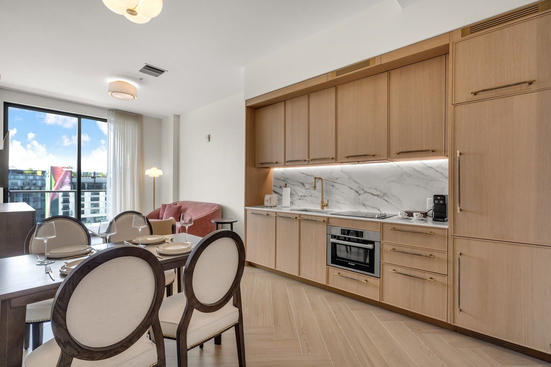 Condo in Miami, Florida, United States 4 - 19050593