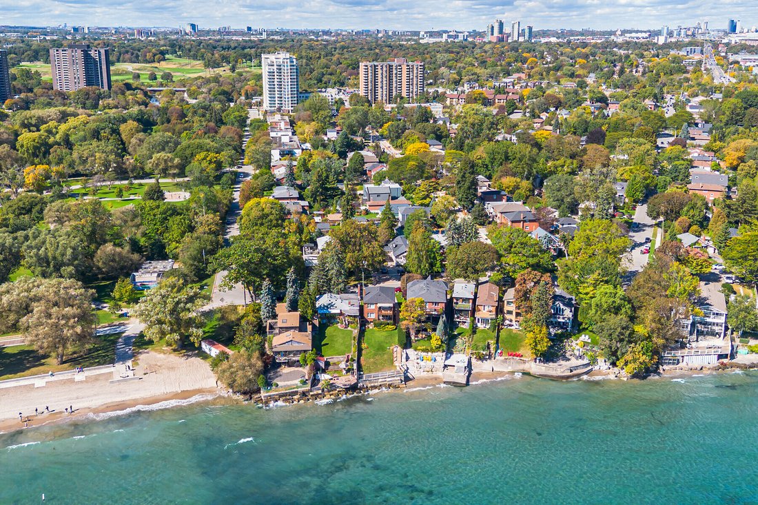 House in Toronto, Ontario, Canada 2 - 19050704