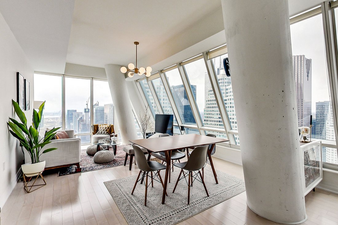 Condo in Toronto, Ontario, Canada 1 - 16950365