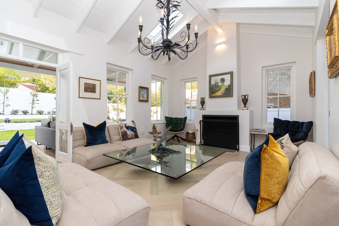 House in Fernkloof Estate, Western Cape, South Africa 4 - 19050638