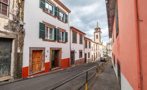 House in Se, Madeira, Portugal 1