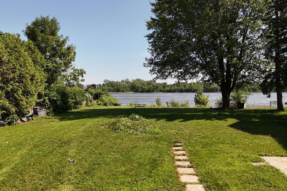 Terreno a Laval, Québec, Canada 1 - 17835808
