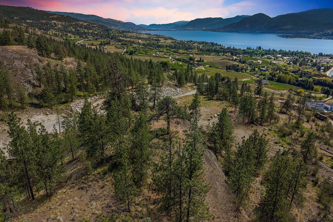 Terreno en Naramata, Columbia Británica, Canadá 1 - 17966856