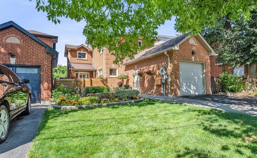 House in Mississauga, Ontario, Canada 1