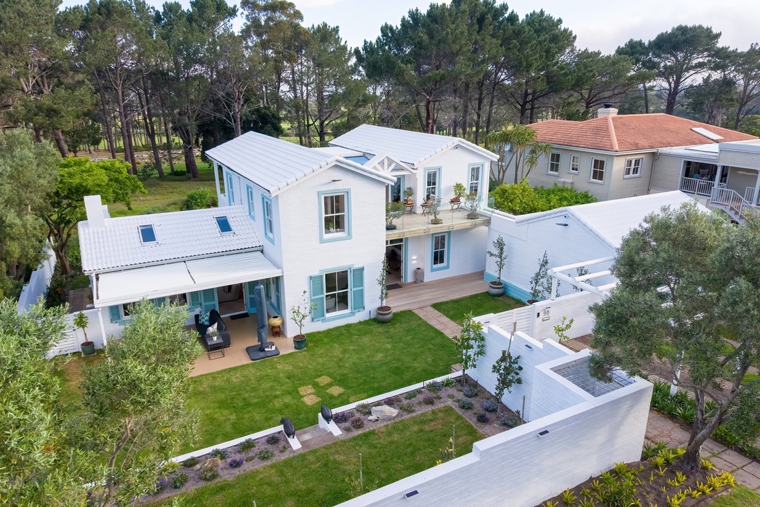 House in Fernkloof Estate, Western Cape, South Africa 1 - 19050638