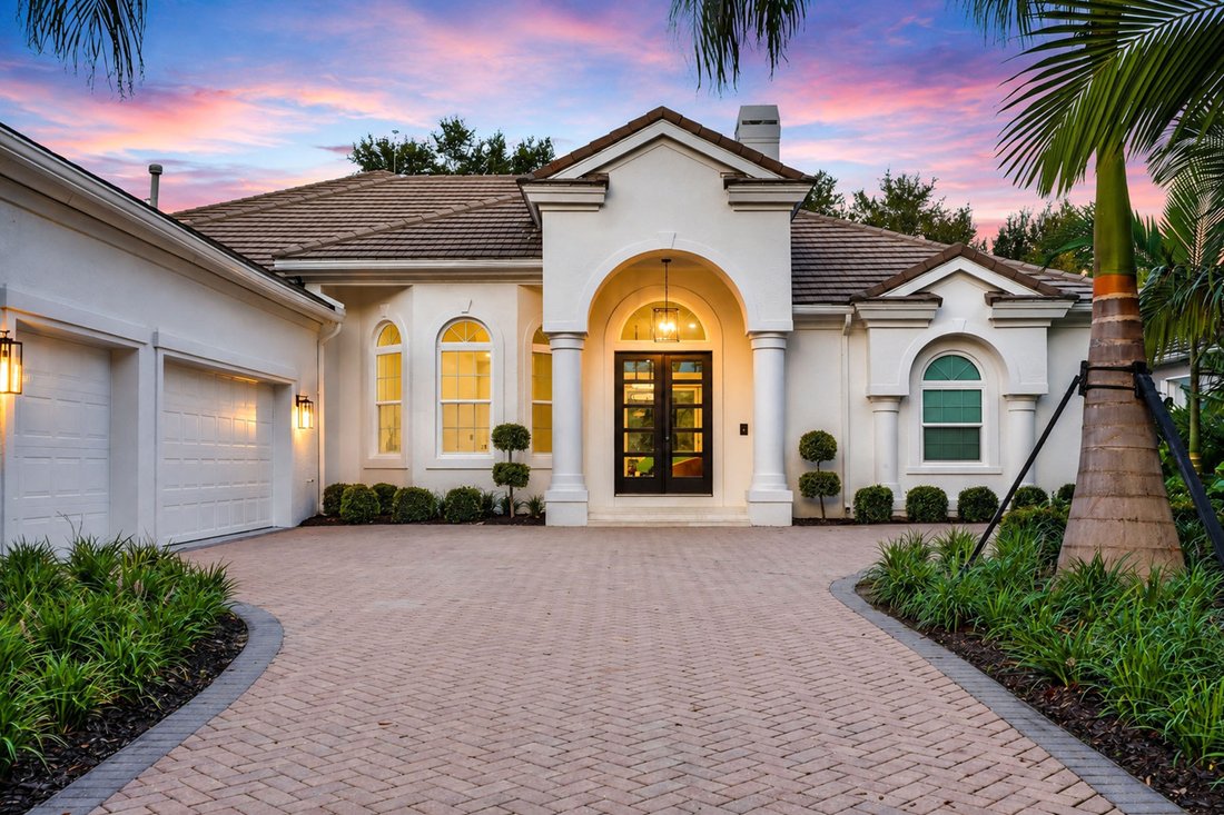 Bradenton, Florida, United States 3 - 19050683