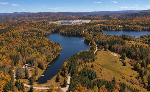 Terrain à Saint-Michel-des-Saints, Québec, Canada 1