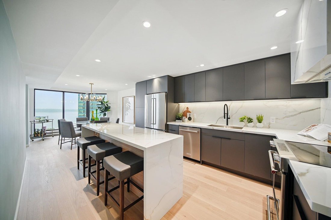 Condo in Toronto, Ontario, Canada 2 - 15938249