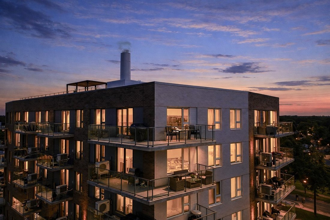 Condominio a Candiac, Québec, Canada 1 - 17422275