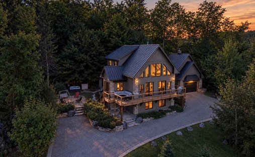 House in Mont-Tremblant, Quebec, Canada 1