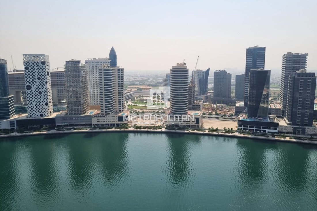 Apartamento en Business Bay, Dubái, Emiratos Árabes Unidos 1 - 17281476