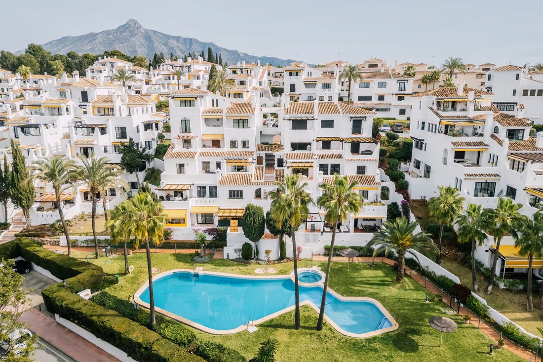 Apartment in Puerto Banus, Marbella, Spain 1 - 19053877