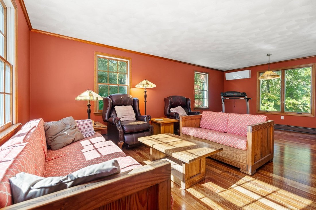 Franklin, Massachusetts, United States 3 - 19052350