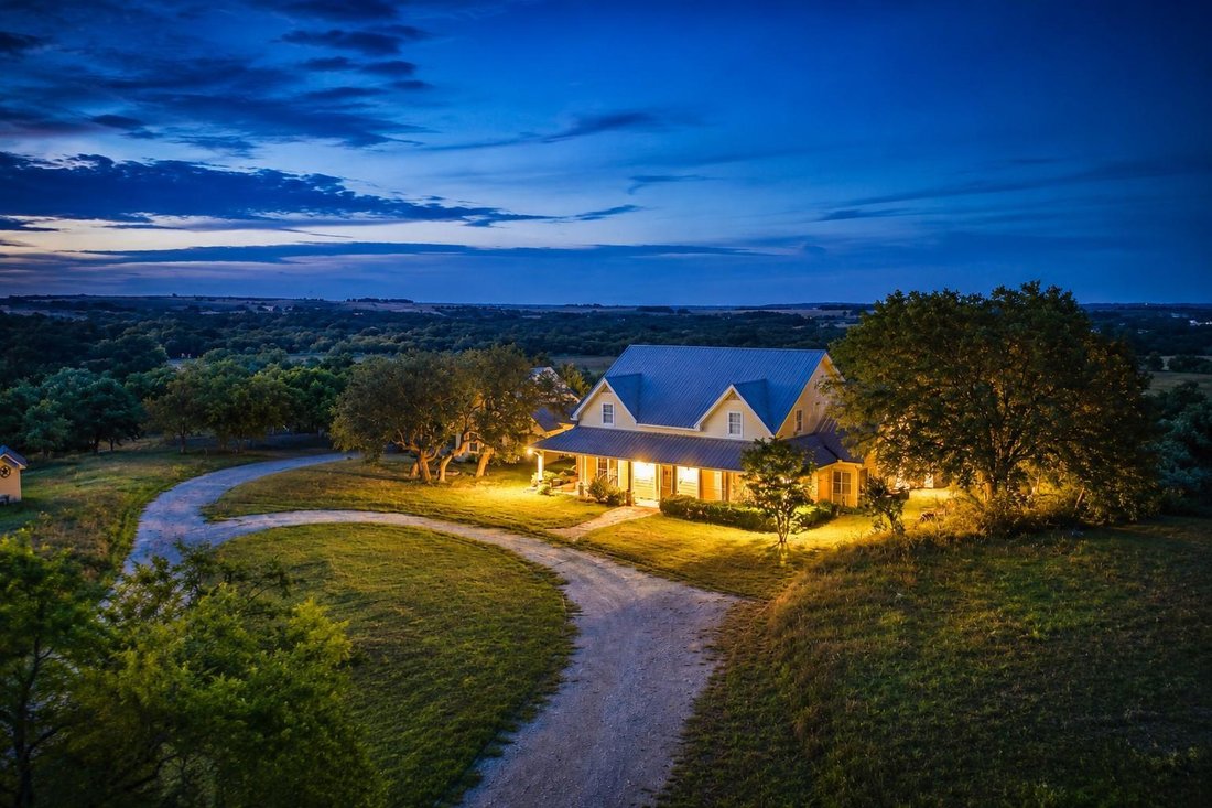 House in Lampasas, Texas, United States 1 - 19054360
