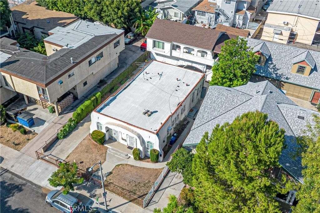 Los Angeles, California, United States 2 - 19054590
