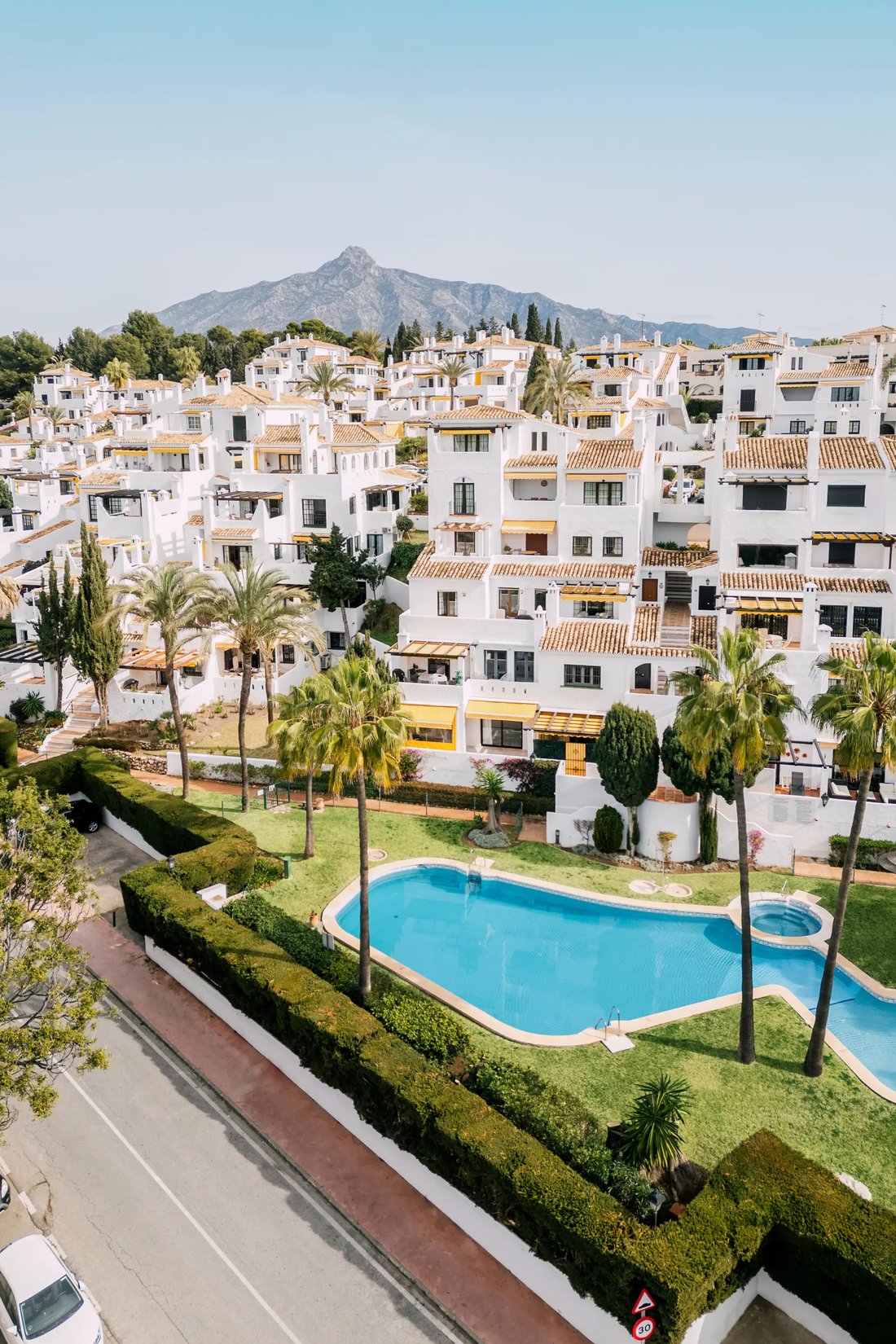 Apartment in Puerto Banus, Marbella, Spain 2 - 19053877