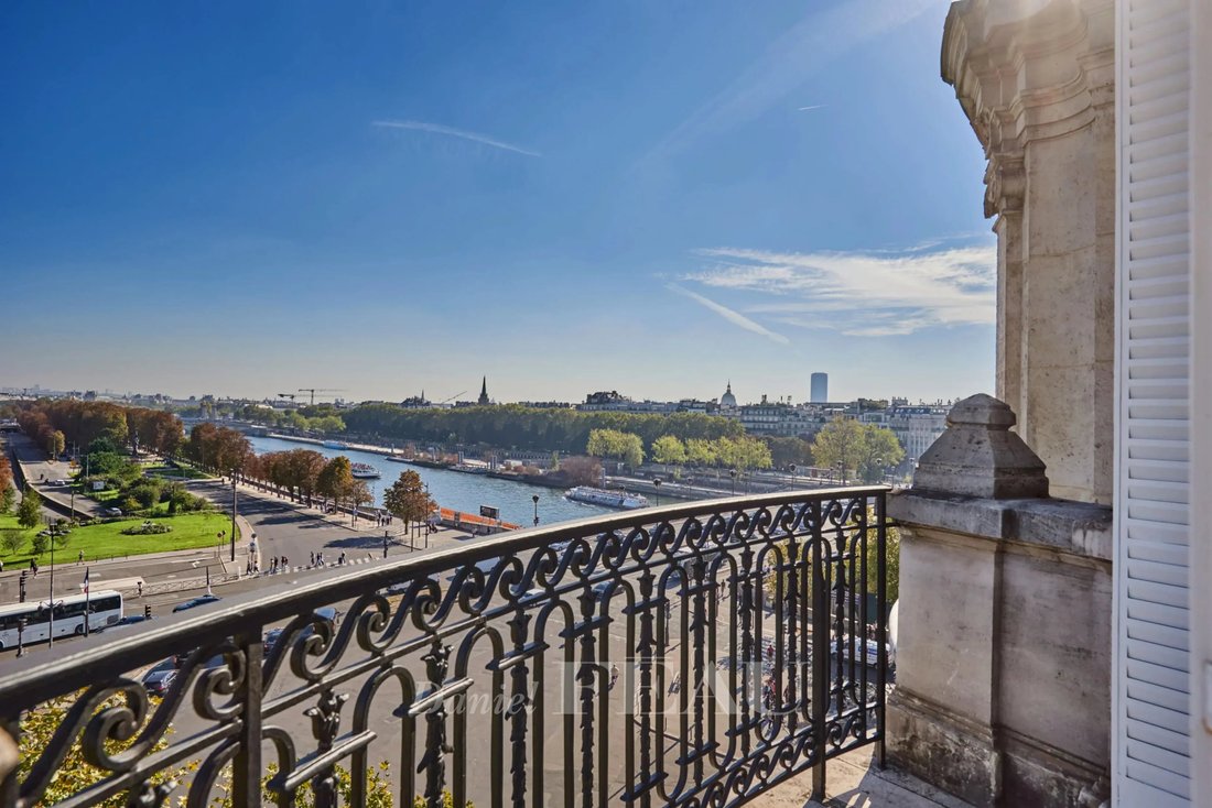 Apartment in Paris 8e Arrondissement, Paris, France 1 - 17089603