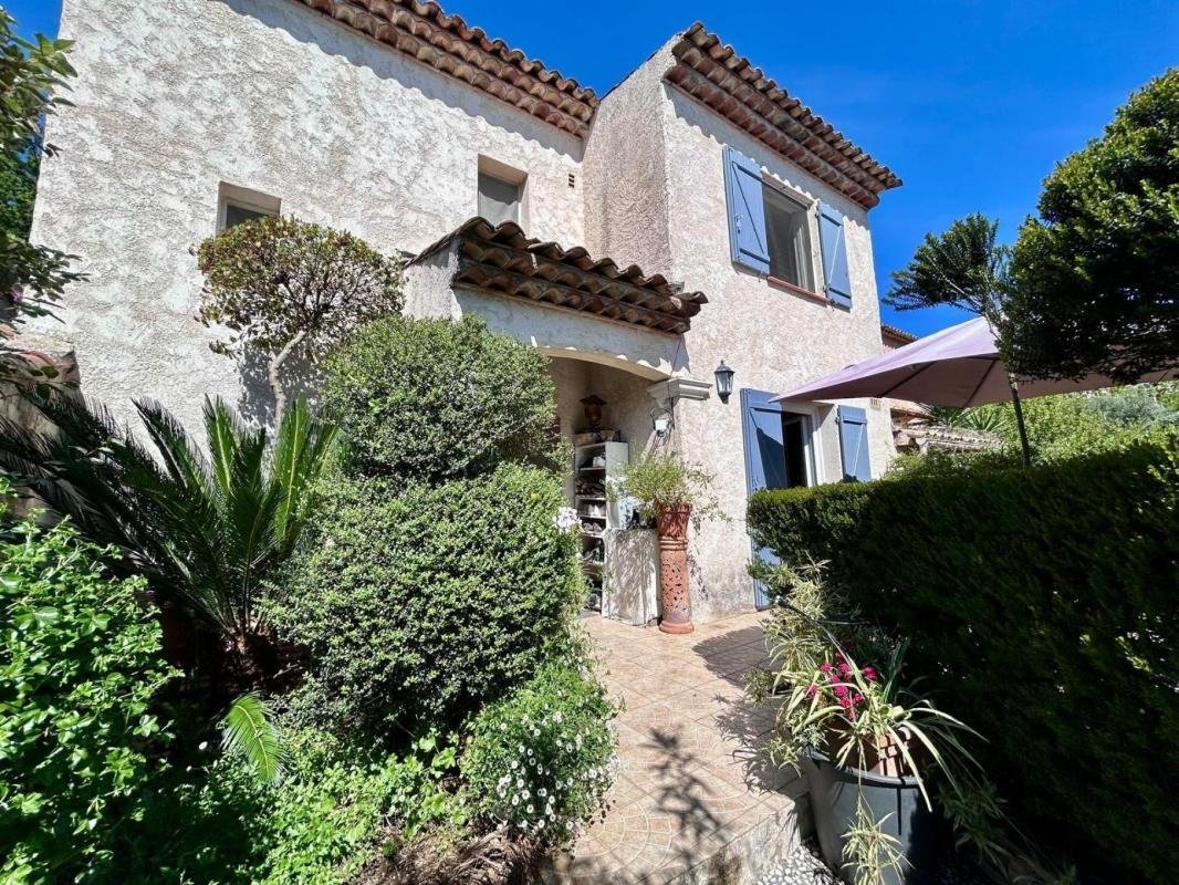House in Grimaud, Provence-Alpes-Côte d'Azur, France 1 - 19052047