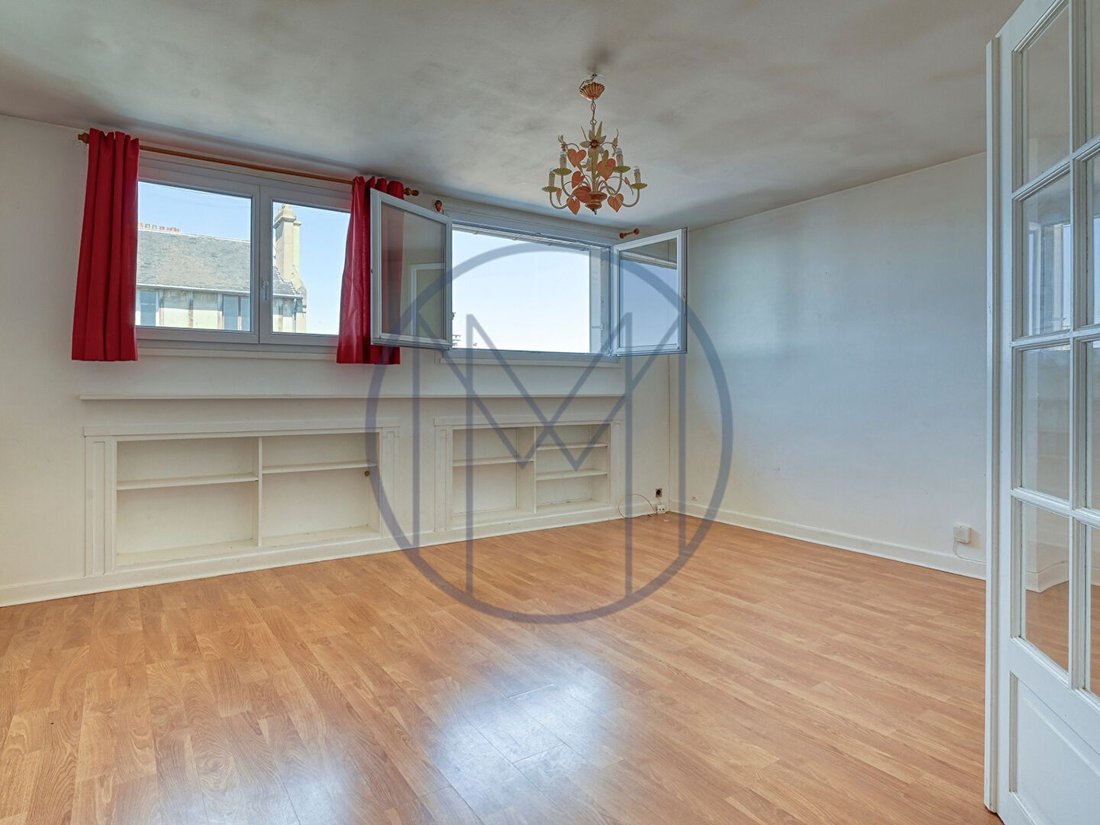 Apartment in Domaine National du Château, Versailles, France 3 - 19055096