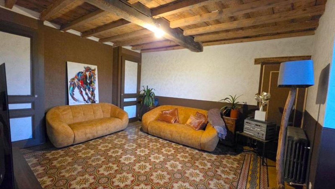 House in Perouges, Auvergne-Rhône-Alpes, France 2 - 19052115