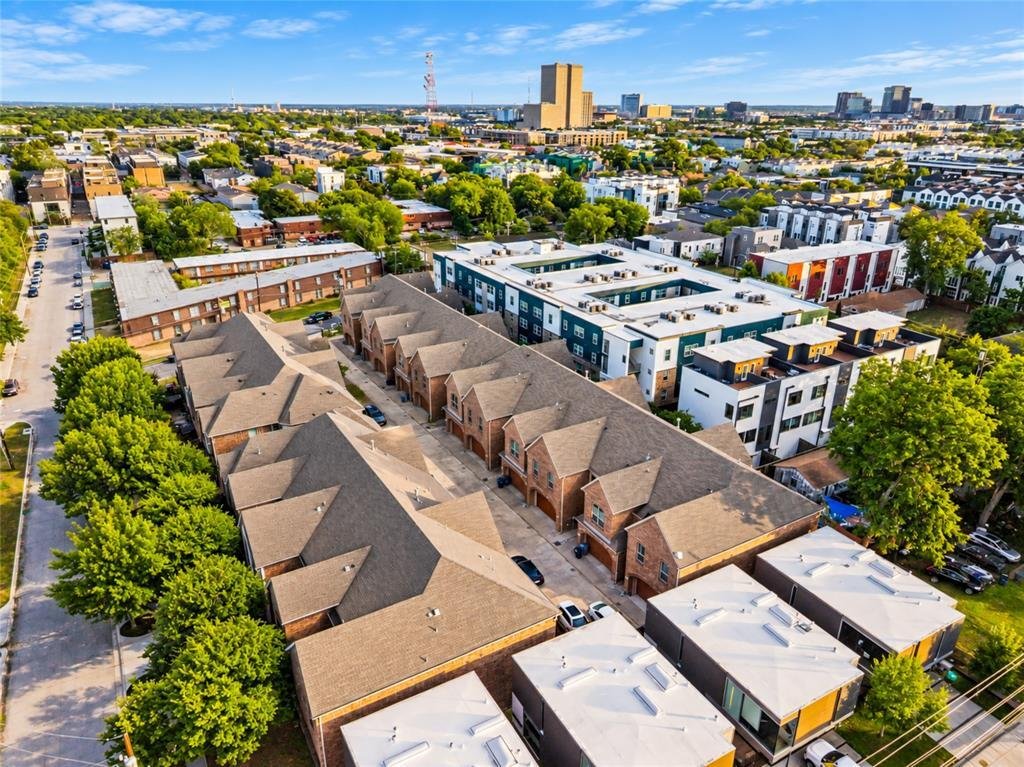 Dallas, Texas, United States 3 - 19053220