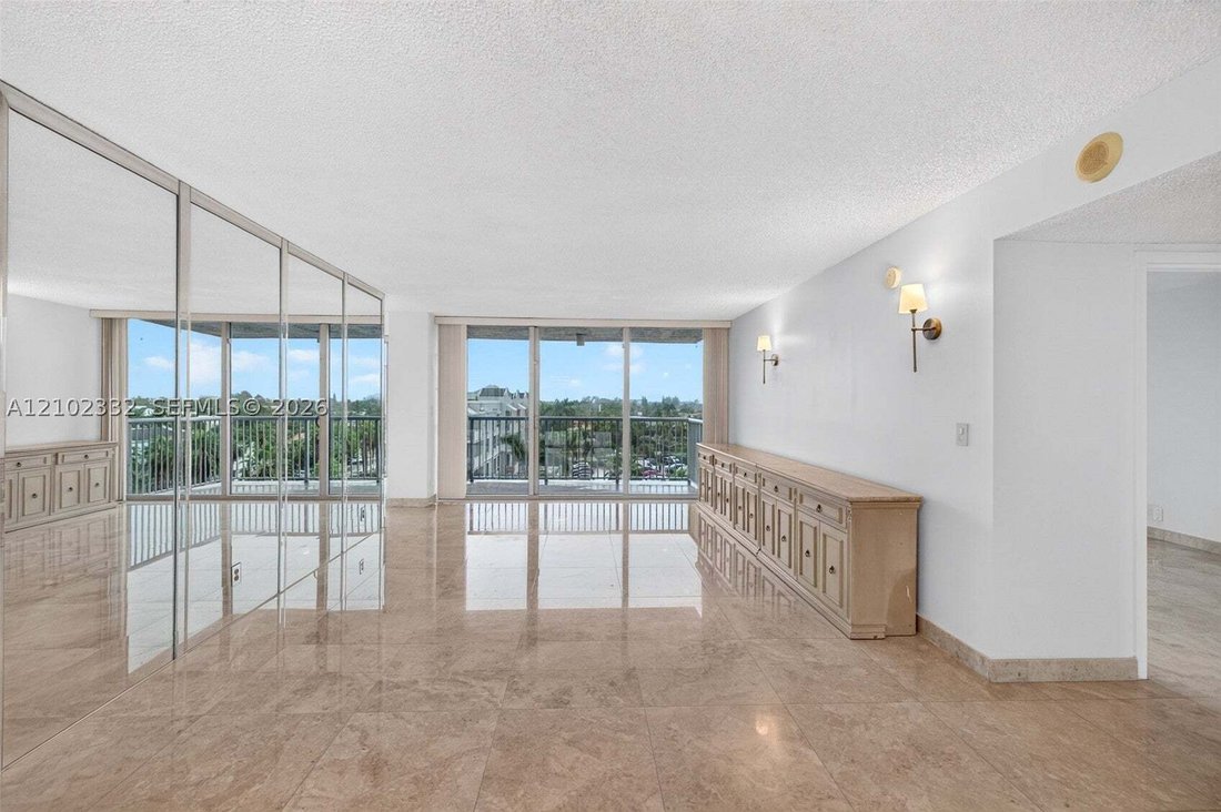 Condo in Miami Beach, Florida, United States 1 - 19051182