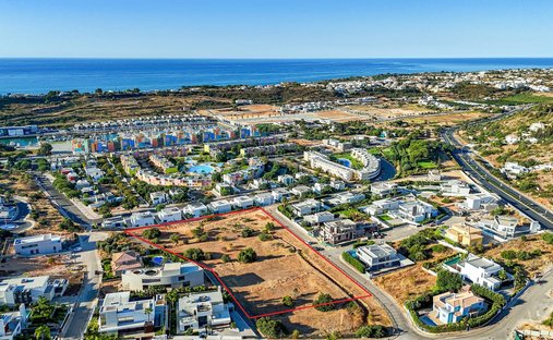Terreno en Olhos de Agua, Algarve, Portugal 1