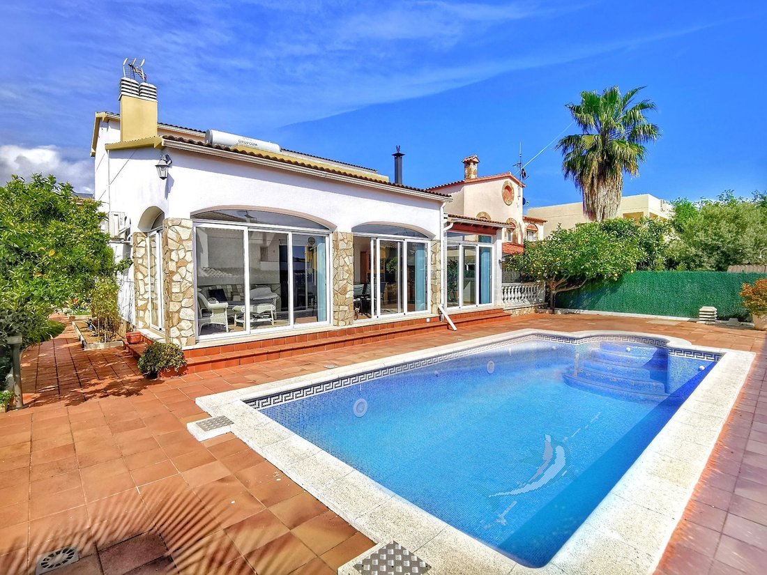 Chalet in Lloret de Mar, Katalonien, Spanien 1 - 19053440