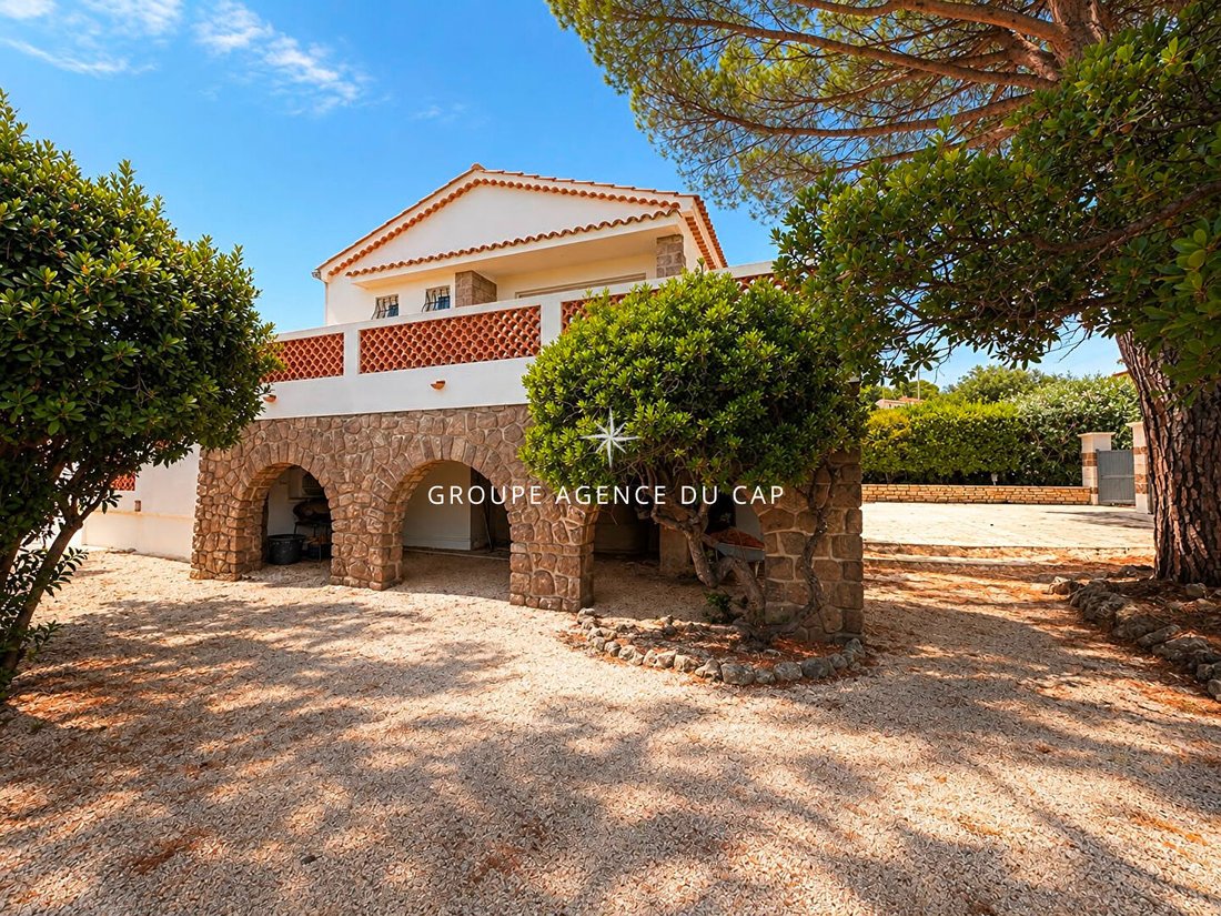 Villa in Les Issambres, Roquebrune-sur-Argens, France 2 - 19055797