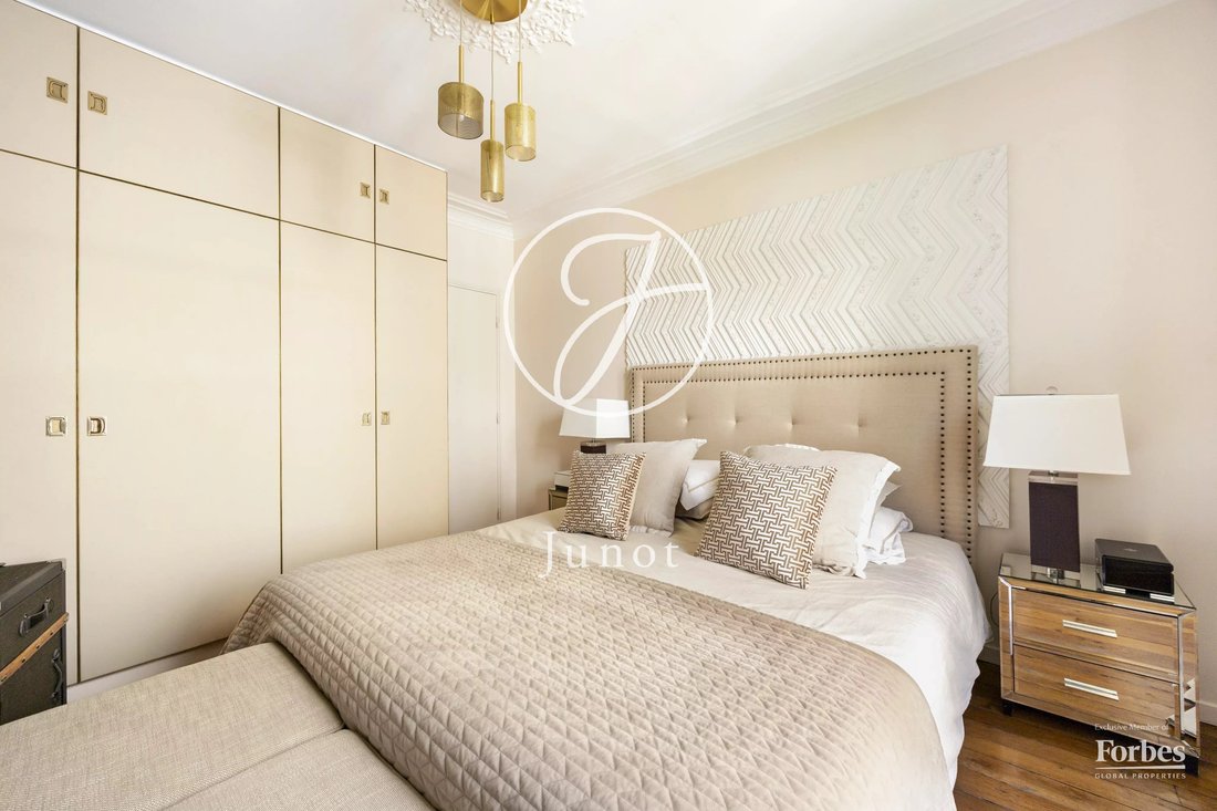 Apartment in Trudaine-Maubeuge, Paris 9e Arrondissement, Paris 5 - 19051787