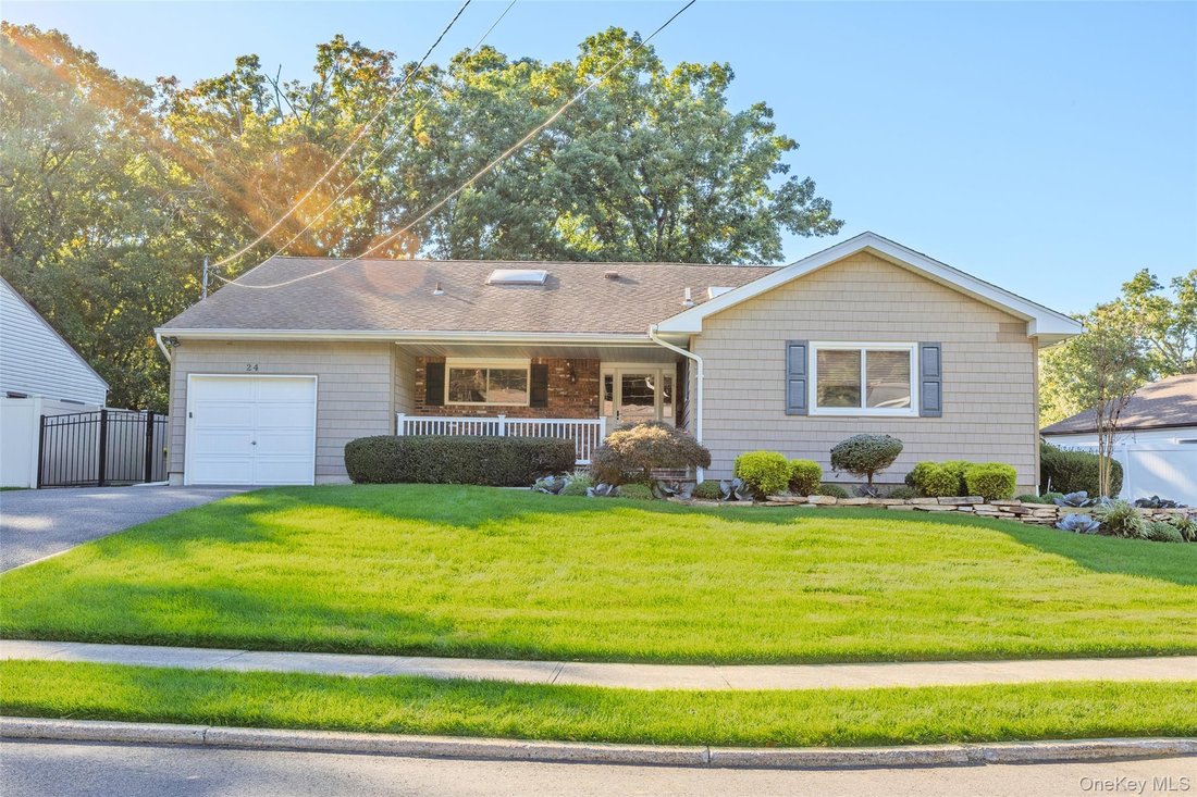Casa a Old Bethpage, New York, Stati Uniti 1 - 19053869