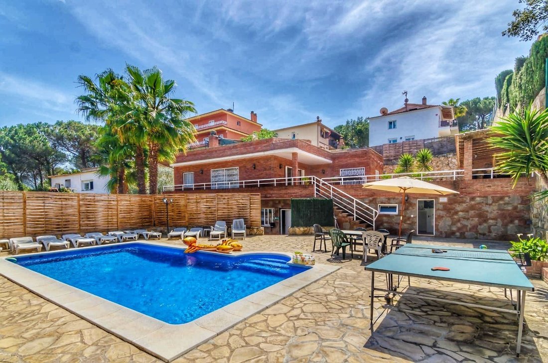 Chalet in Lloret de Mar, Katalonien, Spanien 1 - 19053384