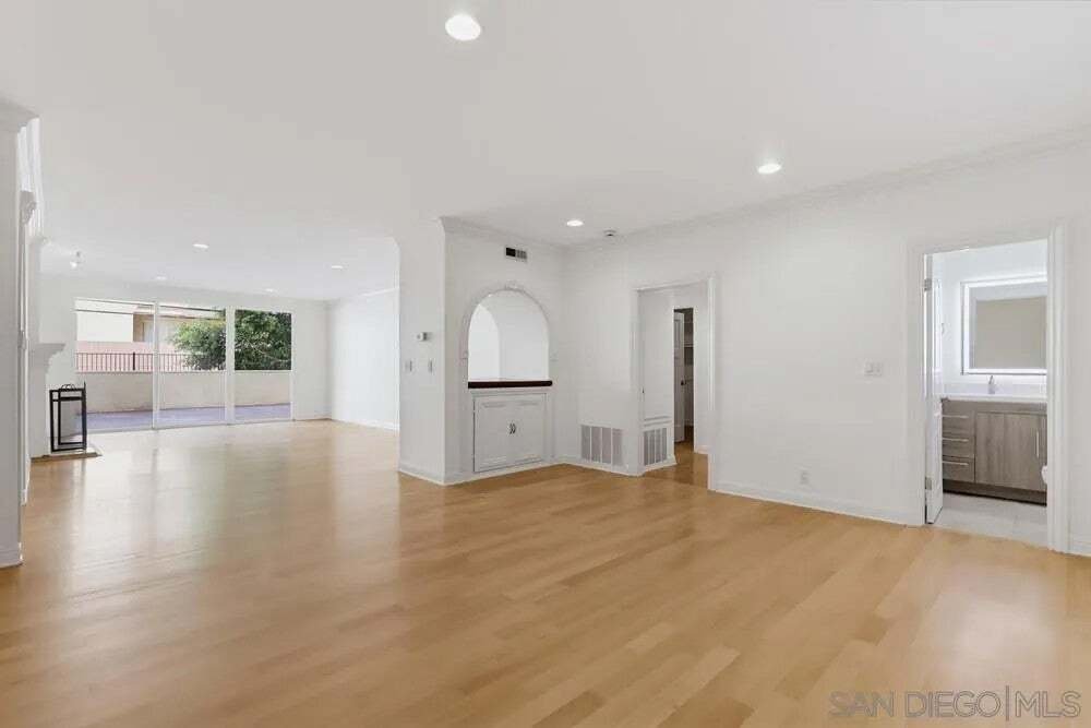 Condo in Los Angeles, California, United States 4 - 19054639