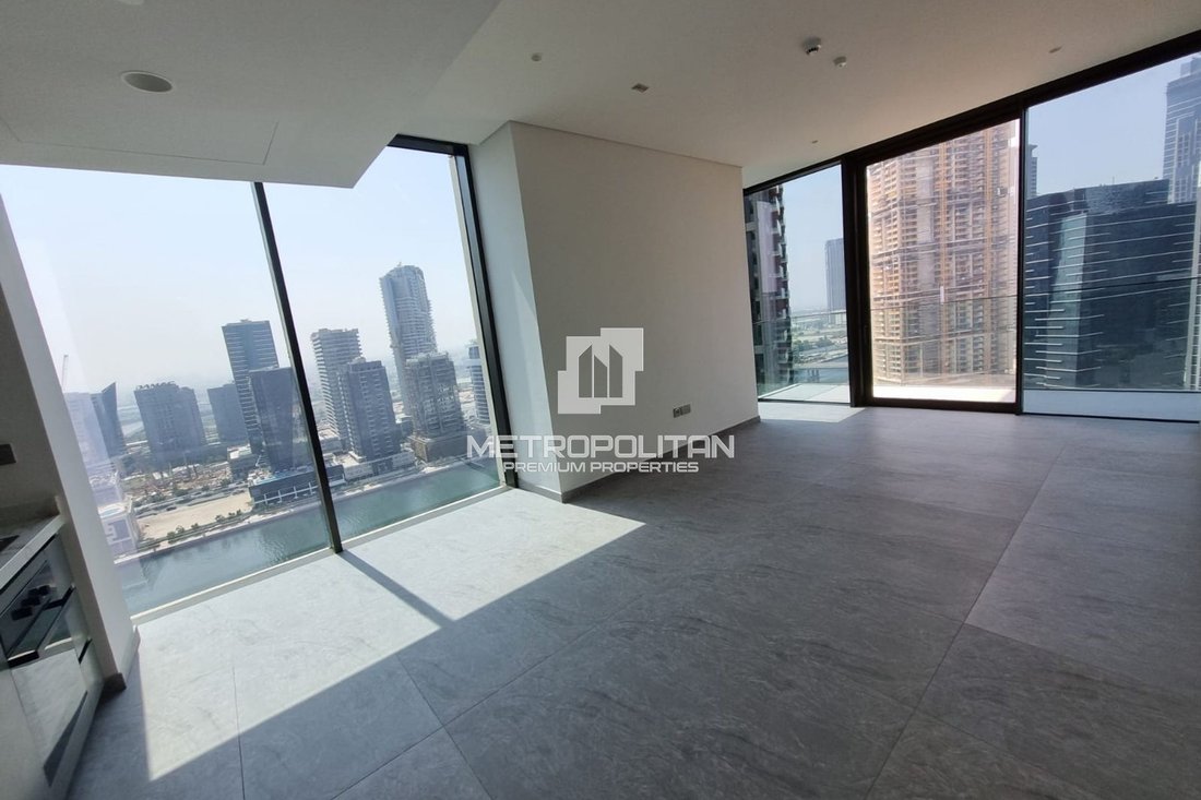 Apartamento en Business Bay, Dubái, Emiratos Árabes Unidos 2 - 17281476