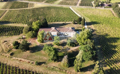 Château à Centre Ville, Langon, France 1