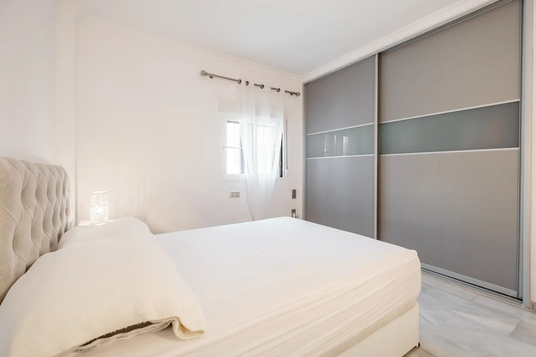Apartment in Puerto Banus, Marbella, Spain 5 - 19053877