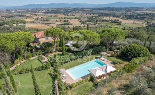 Estate in Lucignano, Tuscany, Italy 1