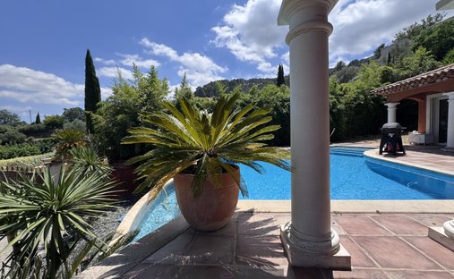 Casa en Solliès-Ville, Provenza-Alpes-Costa Azul, Francia 1