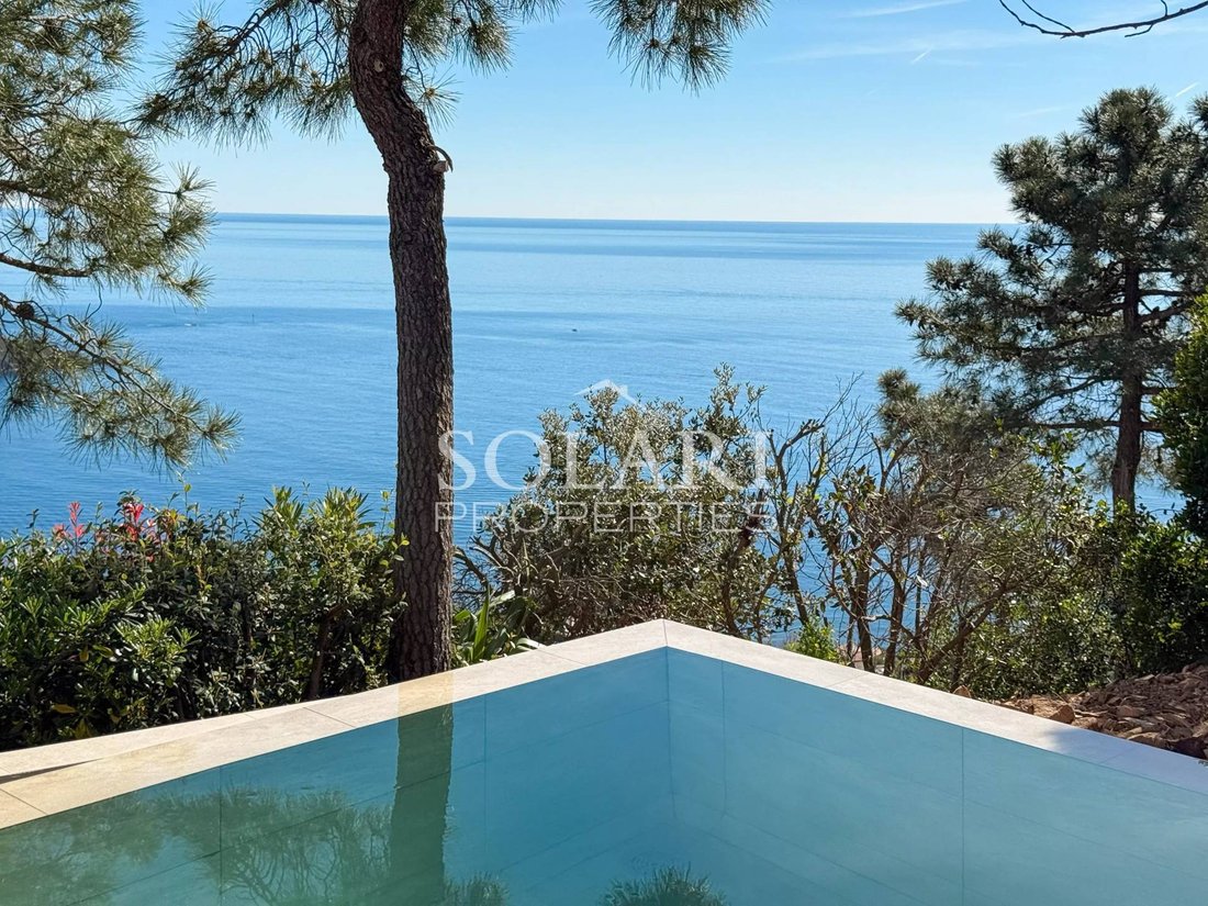 Villa en Théoule-sur-Mer, Provenza-Alpes-Costa Azul, Francia 1 - 17646469