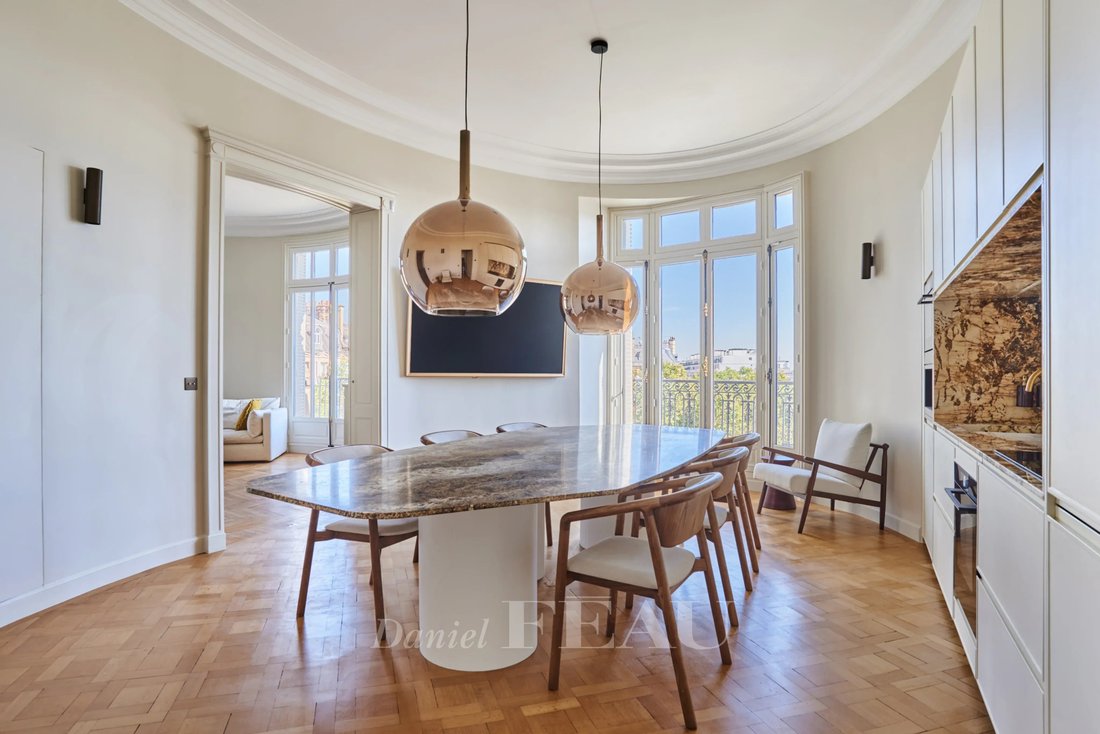 Apartment in Paris 8e Arrondissement, Paris, France 5 - 17089603