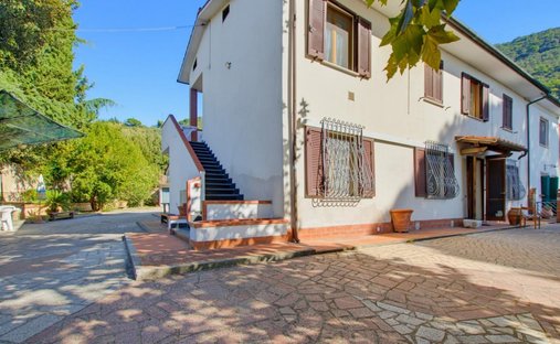 Country House in Pontasserchio, San Giuliano Terme, Tuscany 1