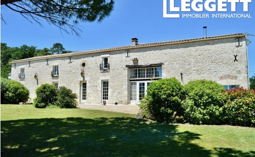 House in Eynesse, Nouvelle-Aquitaine, France 1
