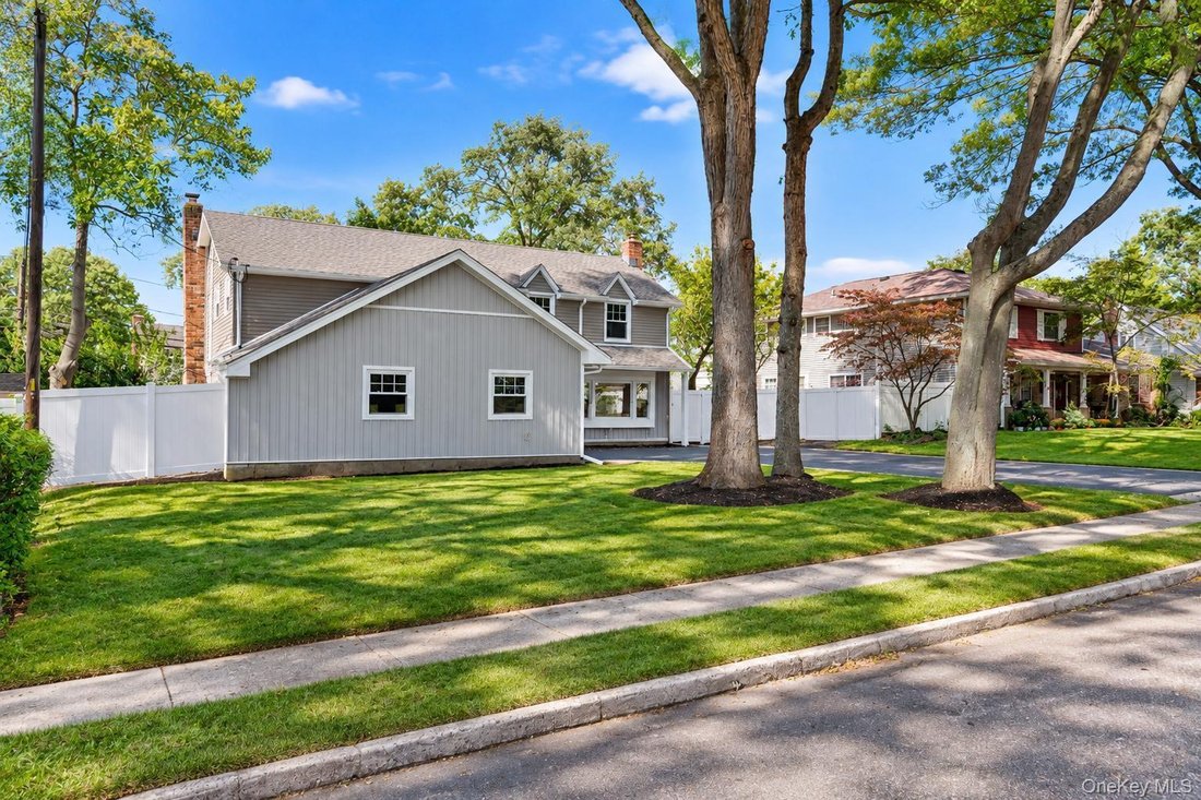 House in Lake Grove, New York, United States 3 - 19053257
