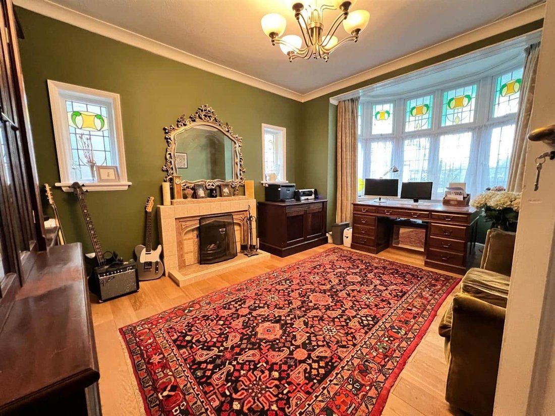 Bungalow in Goodmayes, Ilford, England 3 - 19051070