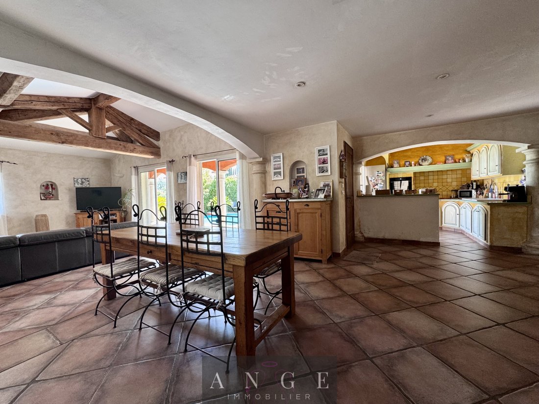Casa en Solliès-Ville, Provenza-Alpes-Costa Azul, Francia 5 - 19052187