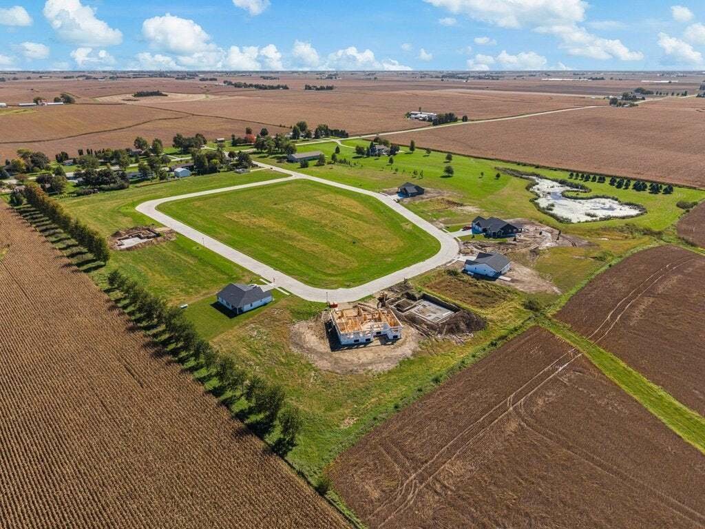House in Donahue, Iowa, United States 4 - 19054502