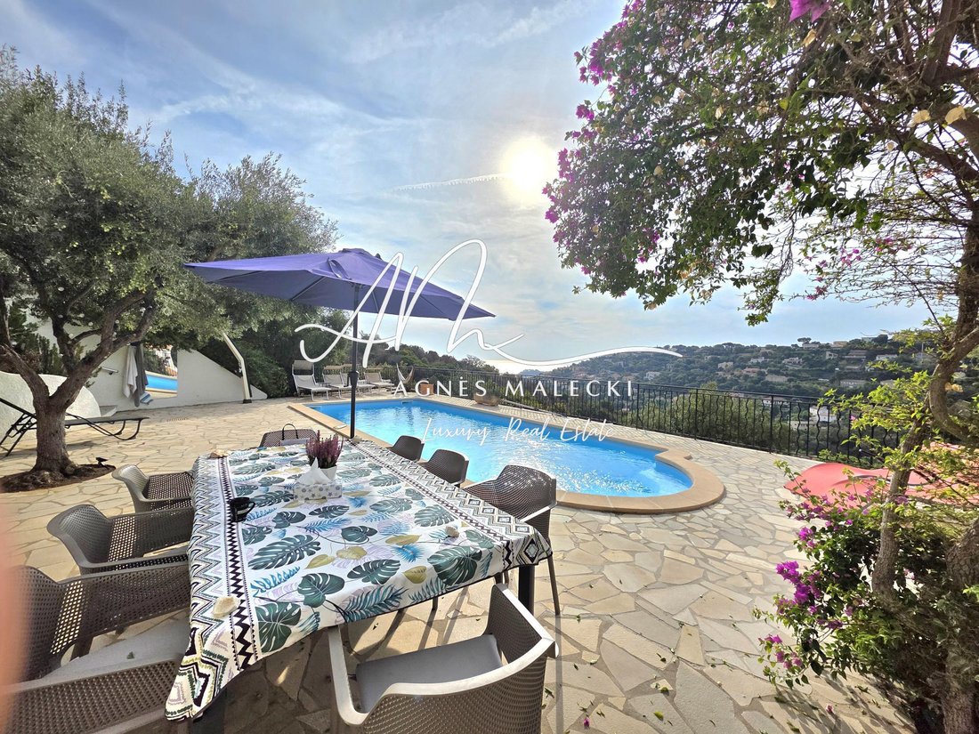 Villa in Nord, Cavalaire-sur-Mer, France 2 - 19055206