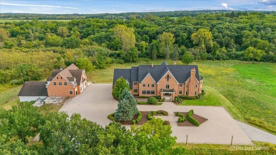 House in Campton Hills, Illinois, United States 2 - 19054542