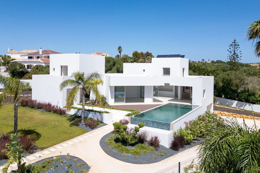Villa in Sao Goncalo de Lagos, Algarve, Portugal 1 - 19052337