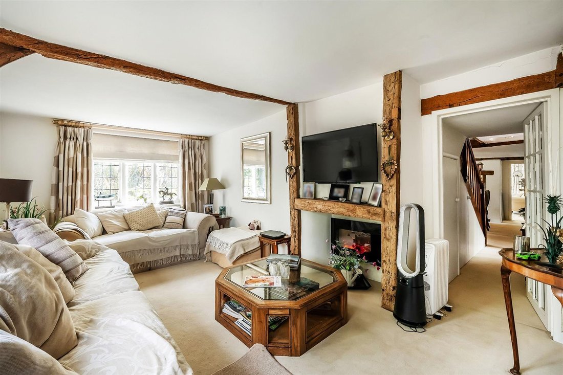 House in Great Bookham, England 4 - 19051167